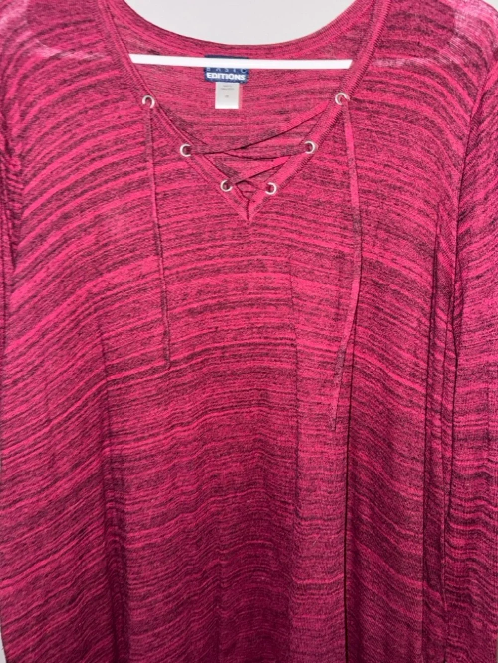 Women’s Basic Editions Top - Picture 2 of 4